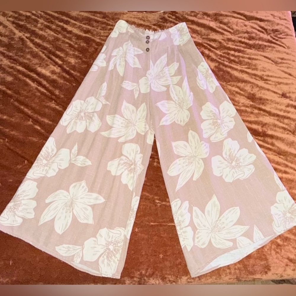 Sienna Sky - Cream and Tan Floral Palazio Pants - M